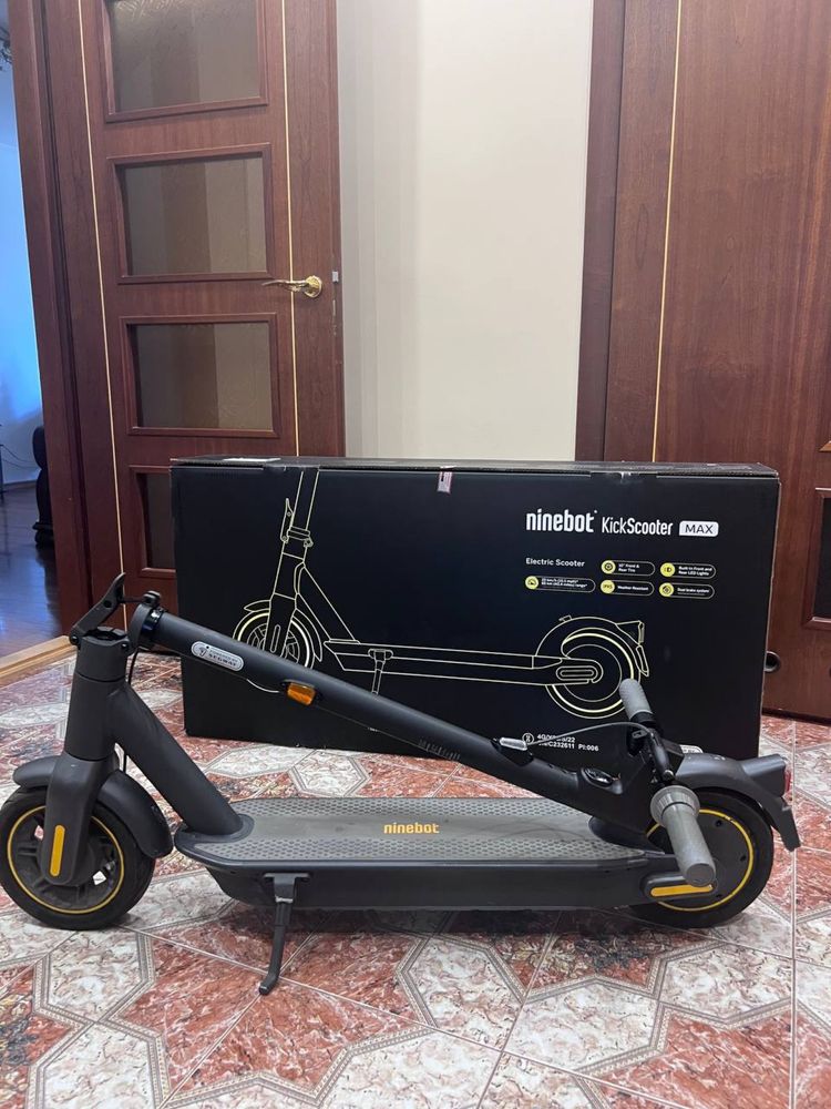 Електросамокат ninebot KickScooter MAX