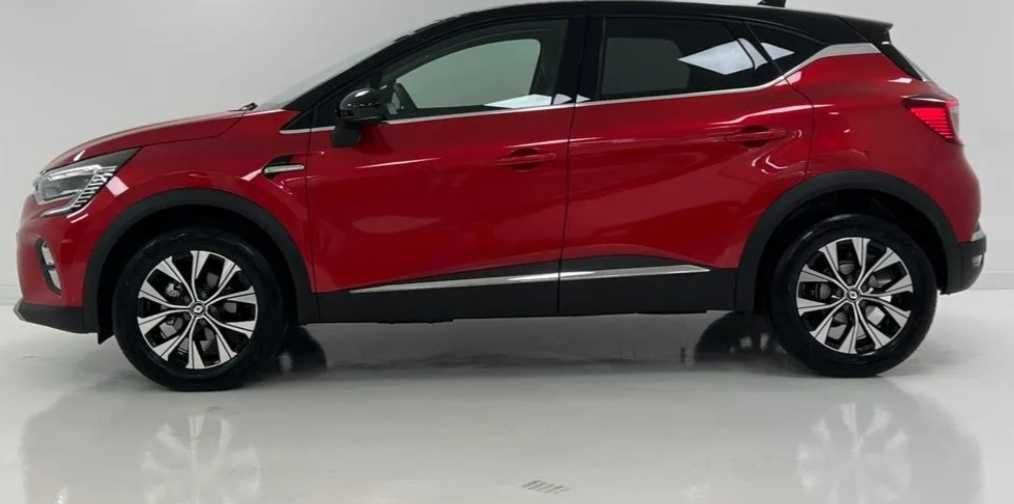 Renault Captur em estado novo