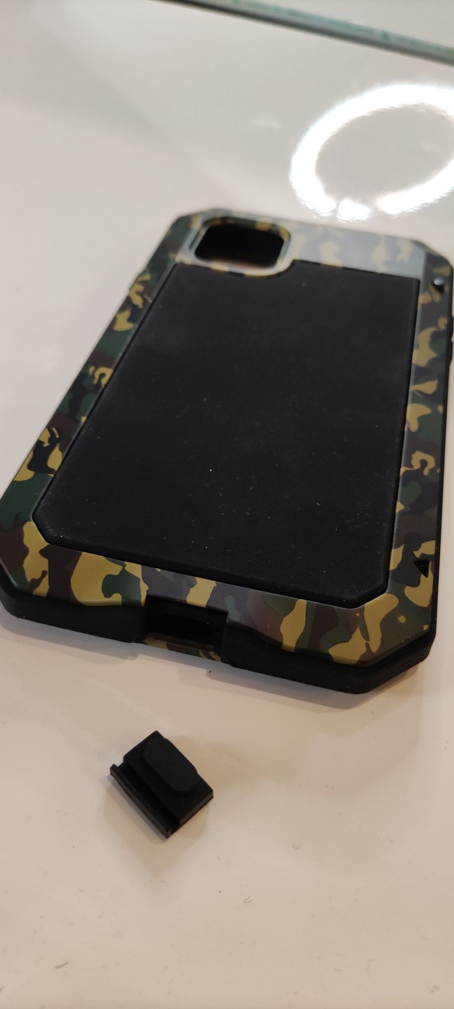 Nowe etui aluminiowe army moro pamcerne skręcane iPhone 11