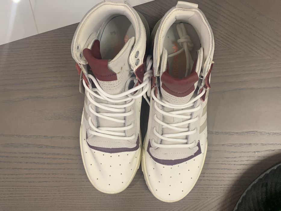 кросівки Adidas Rivalry RM у кольорі "Cream".