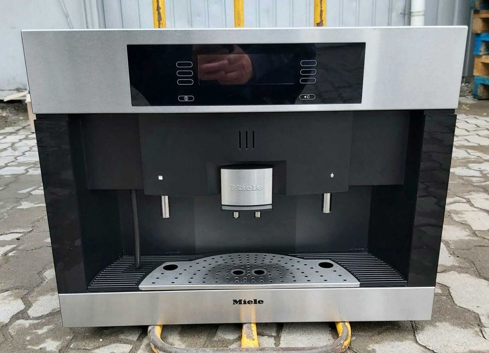 Вбудована кавоварка кавомашина Міле Miele CVA 4085 CVA 4080 б/у
