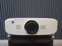 продам професійний проектор Panasonic PT-EX800Z