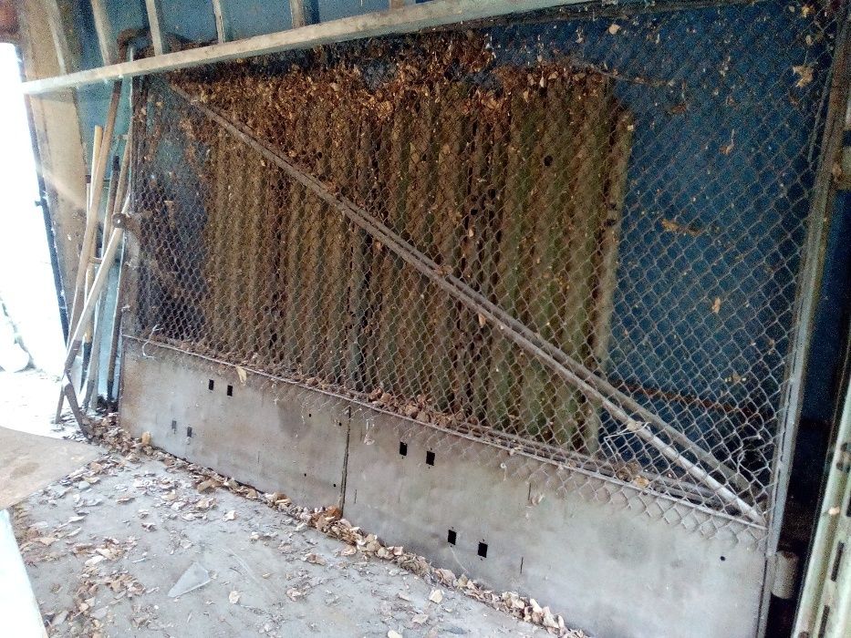 Ворота розпашні двохстворчаті з стовбчиками