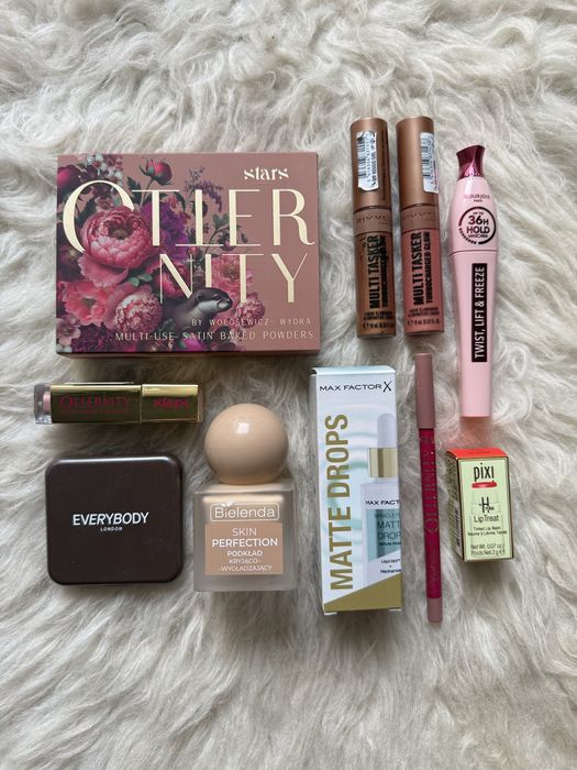Zestaw kosmetyków do makijażu (10 sztuk) stars otternity, rimmel, itp.