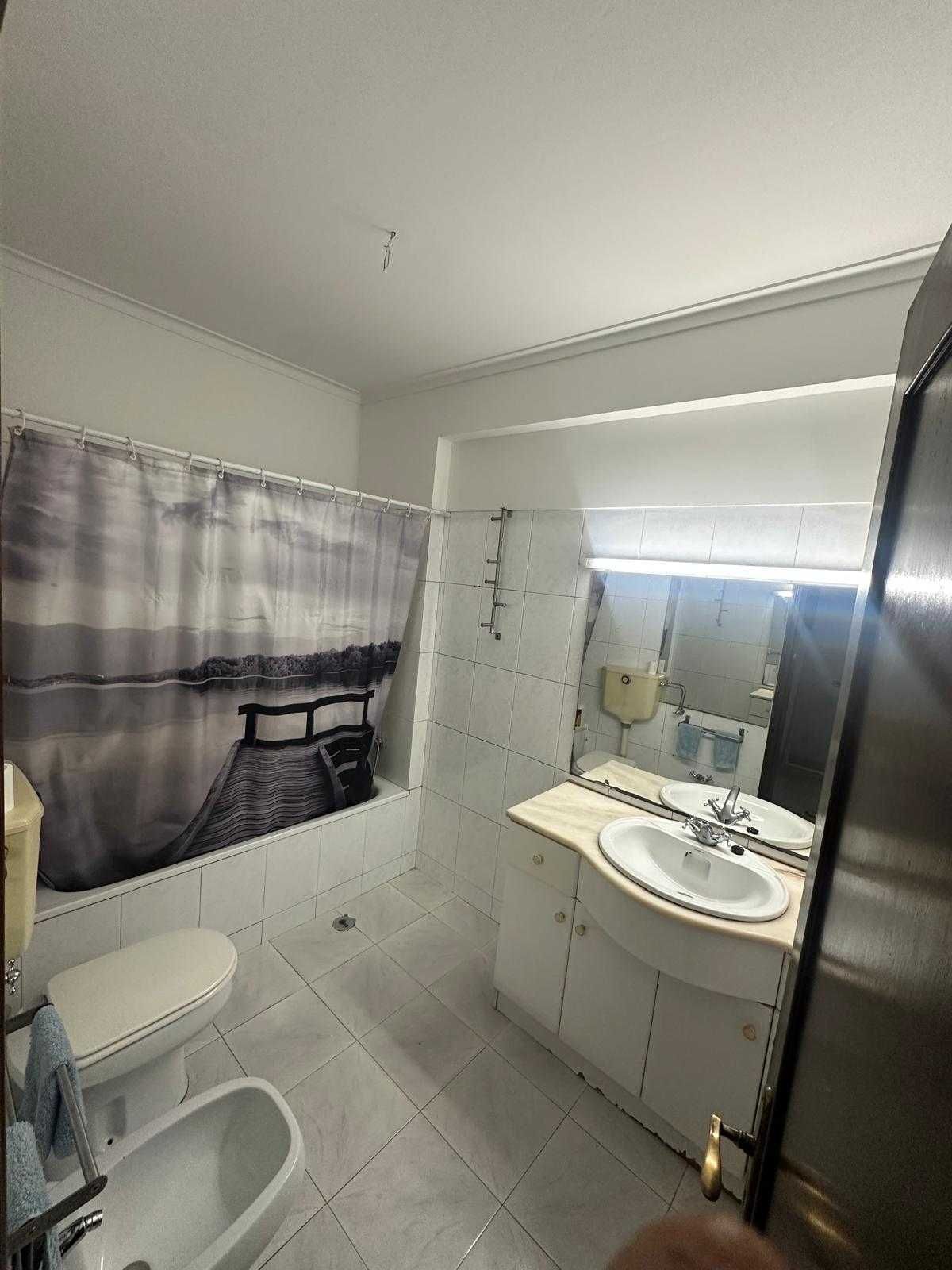 Apartamento T2 com Garagem Varge Mondar