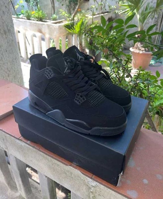 "Buty damskie Trampki"  Jordan 4 Retro Black cat rozmiar 44.5