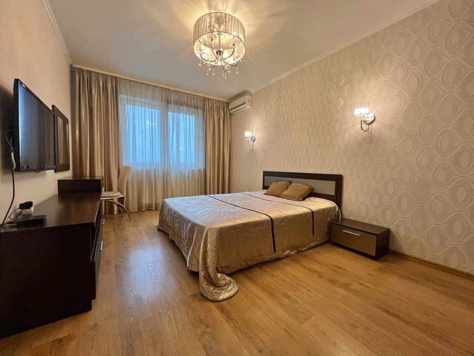 Без комісії. Сучасна 2 к. Монолітний будинок. метро Позняки 2 хв поруч