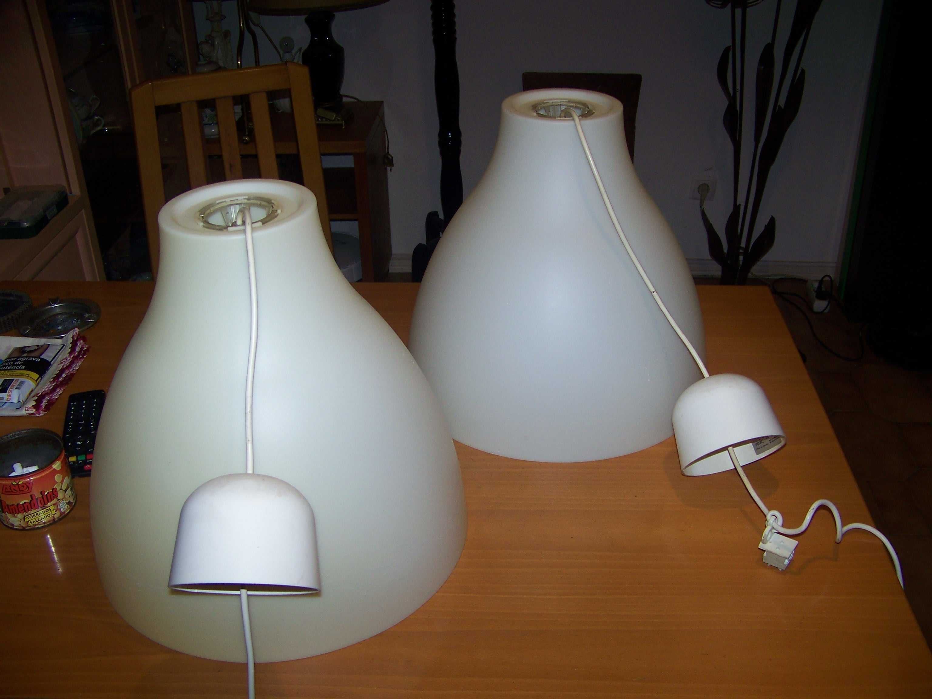 2 candeeiros de teto ikea grandes