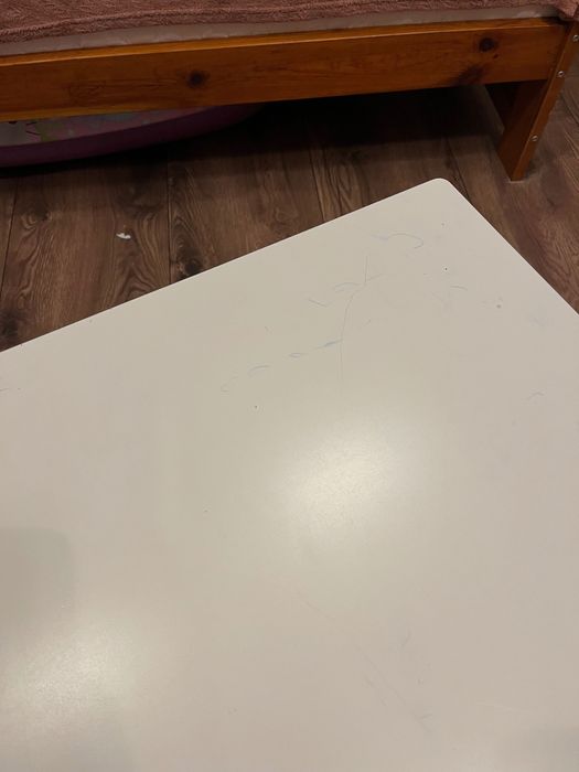 Stolik z krzesełkami