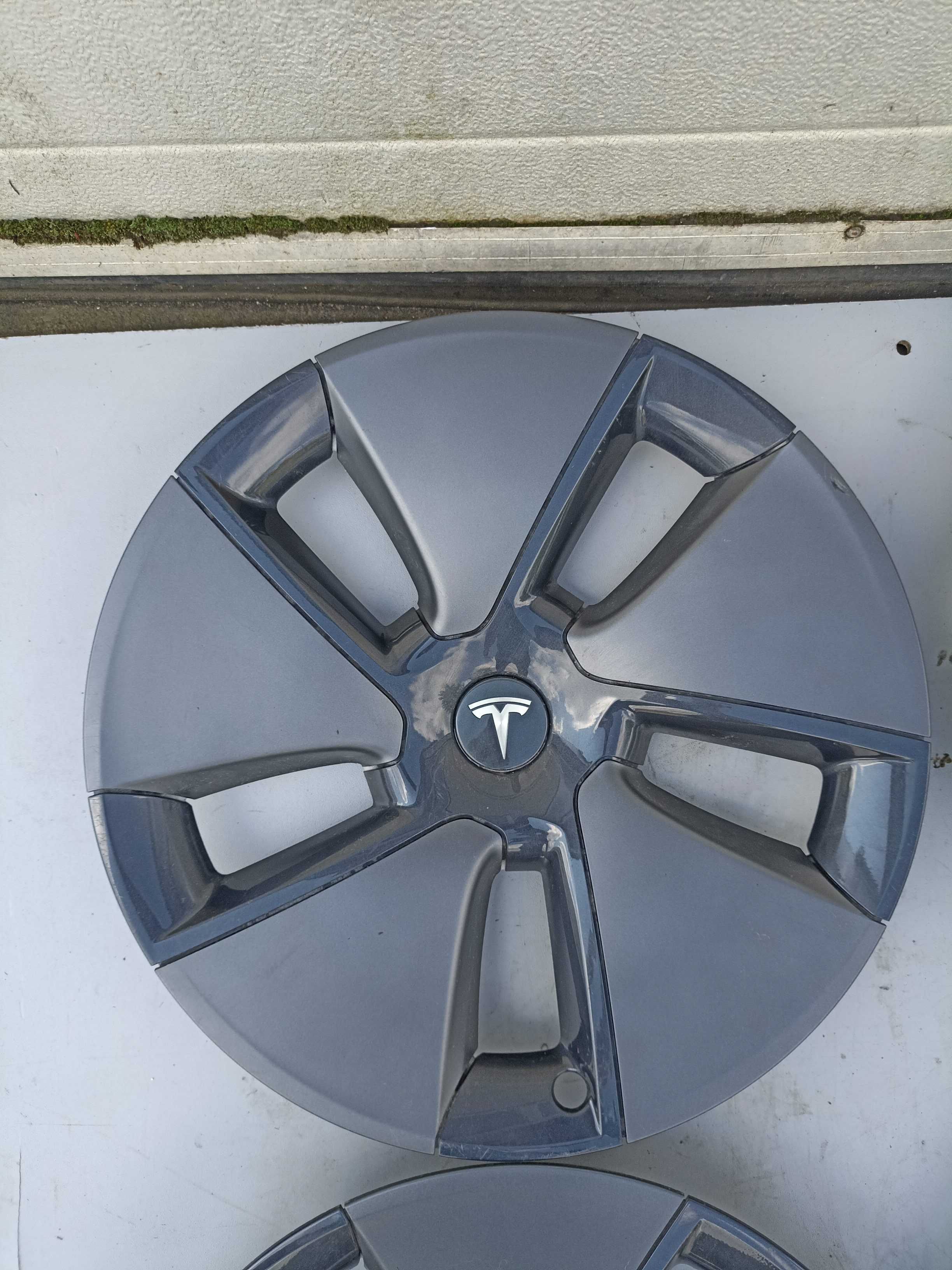 Kolpaki tesla 18 oryginał