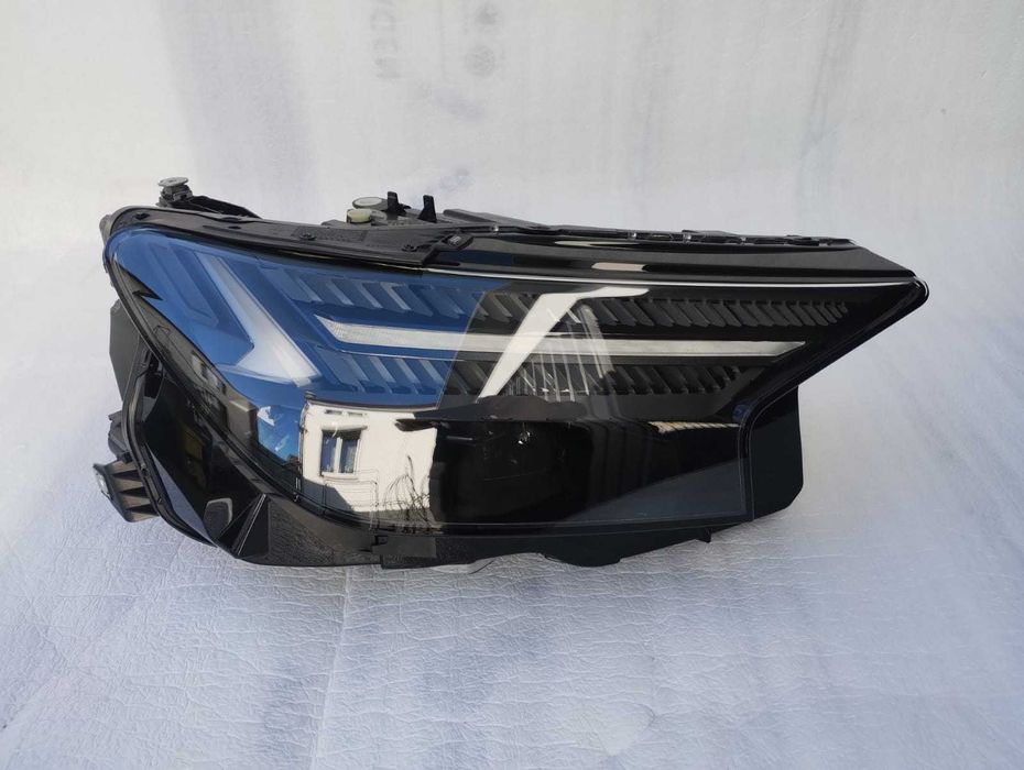 Lampa prawy przód + ślizg Audi Q4 E-TRON 89A FULL LED MATRIX