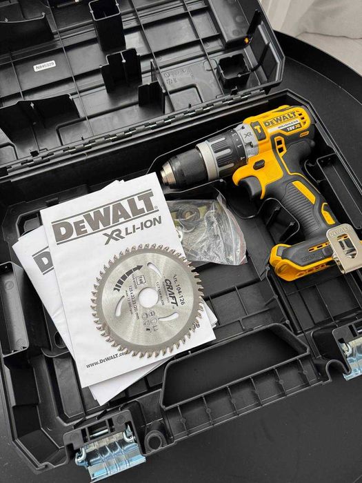 Дриль-шурупокрут DeWALT DCD796NT в гарному стані з кейсом