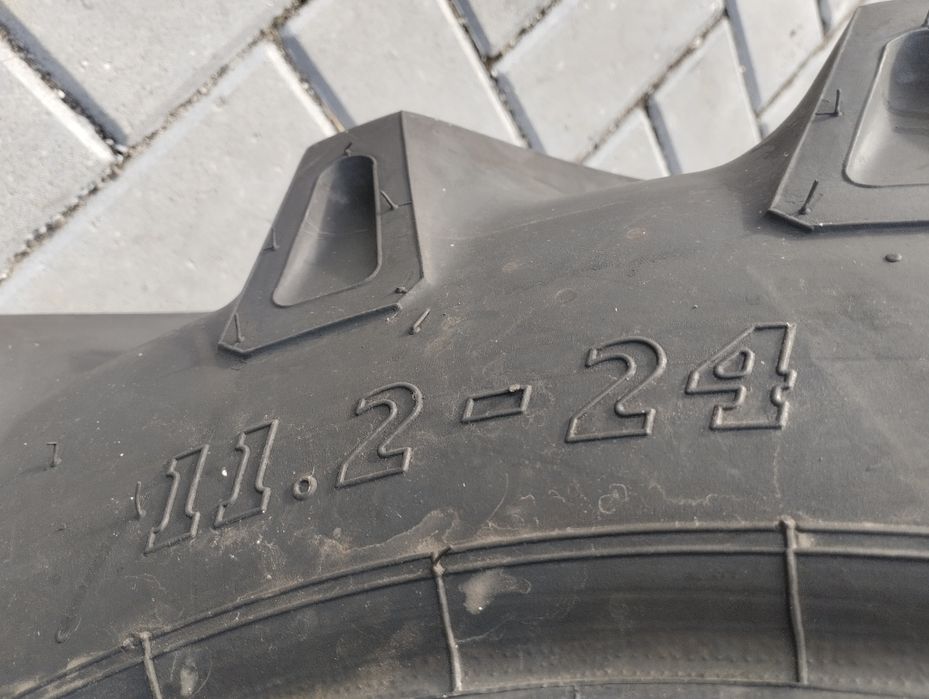 Pneus para tractor 11.2-24 novos BKT