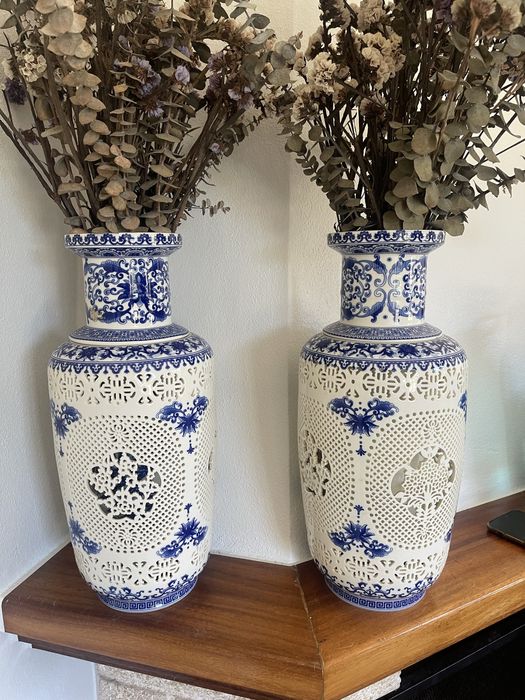 Par de Jarras travalhadas