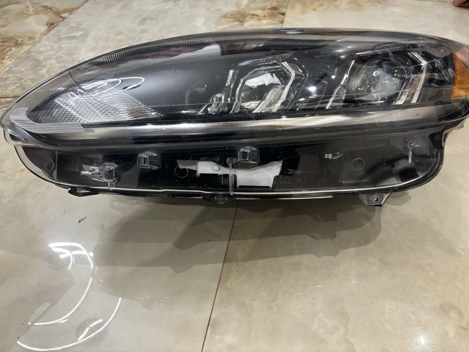 Фара левая галоген USA с LED ДХО Ford Escape 2020 2021 2022