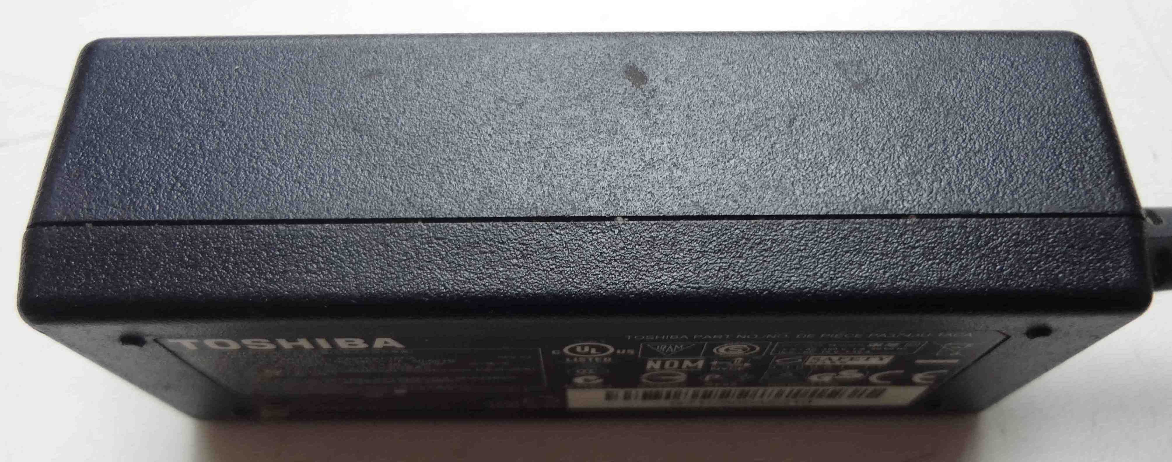 Блок питания Toshiba 19V 1.58A PA3743U-1ACA, зарядка