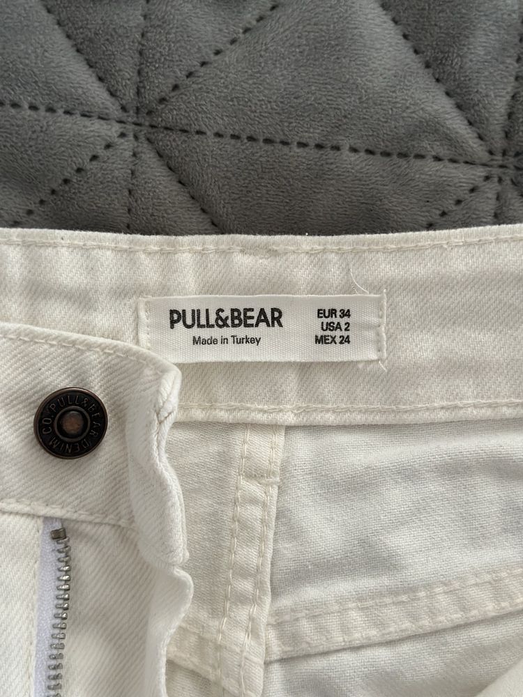 Білі джинси pull&bear