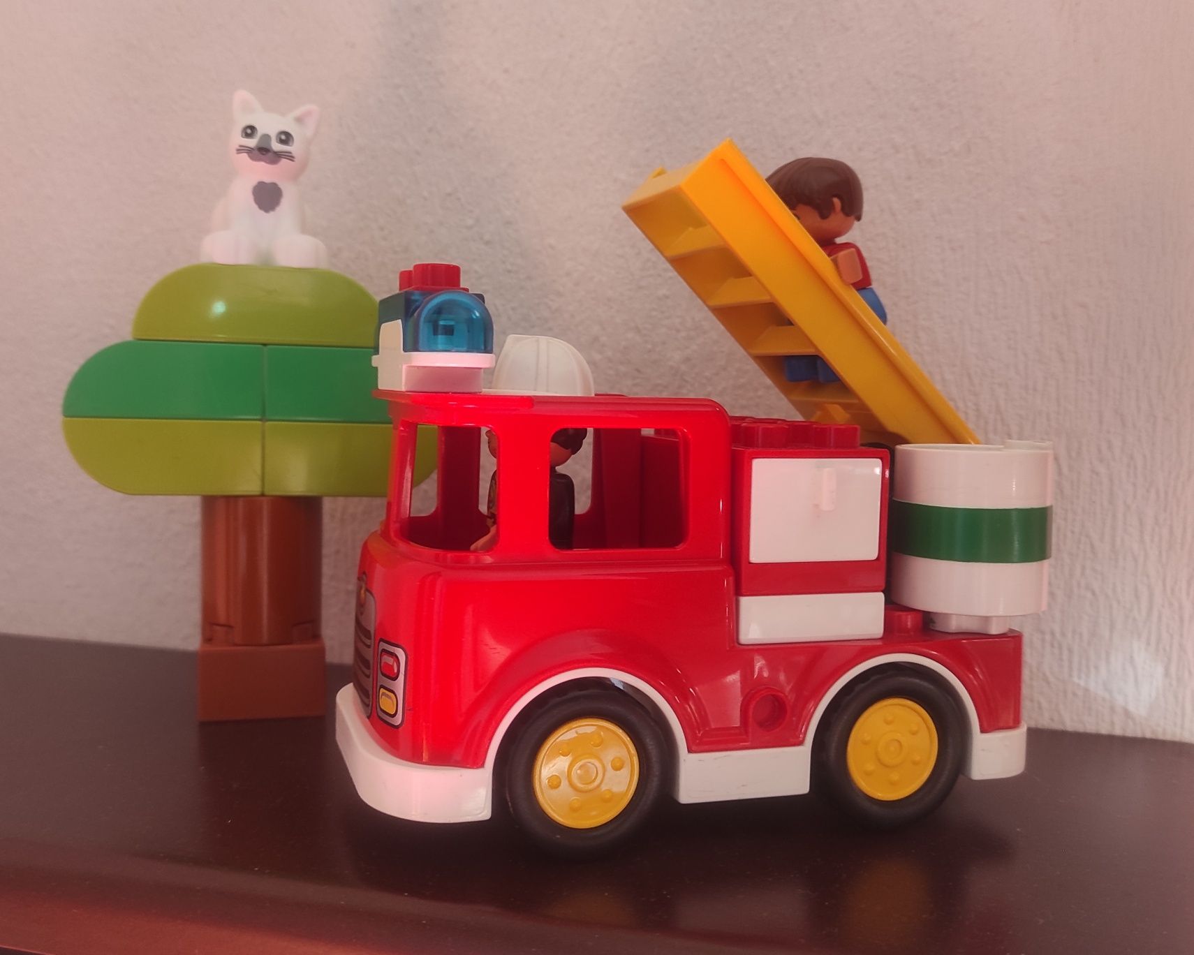 Lego Duplo Пожежна машина 10901