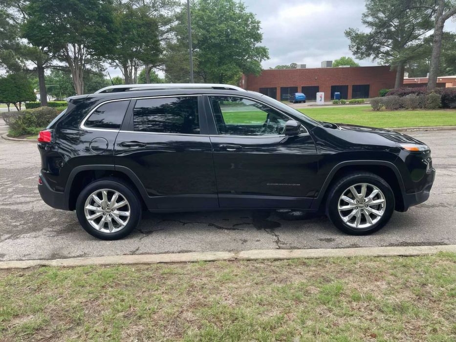 Jeep Cherokee      2017