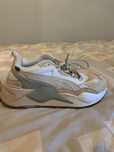 P. ex. Tenis puma rs x