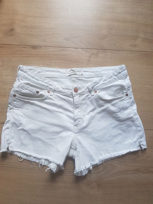 Dżinsowe spodenki damskie marki H &M rozmiar L .