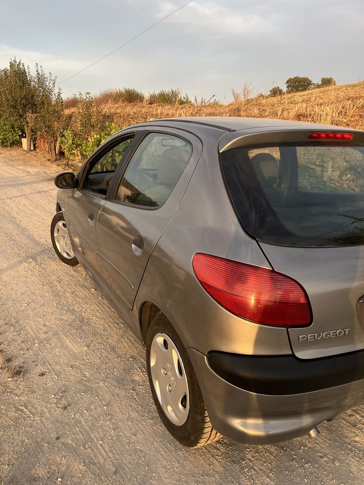 Peugeot 206 1.1
