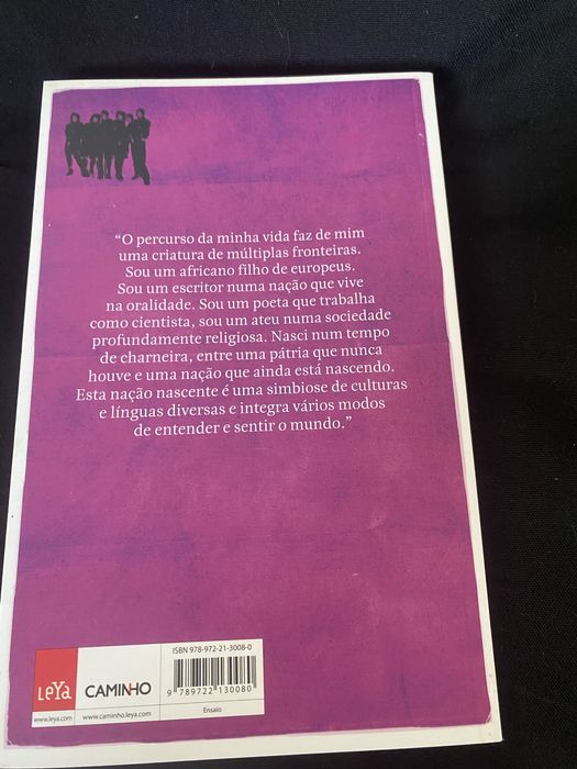 Livro de Mia Couto “O Universo num Grão de Areia”