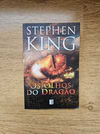 Livros em português e inglês