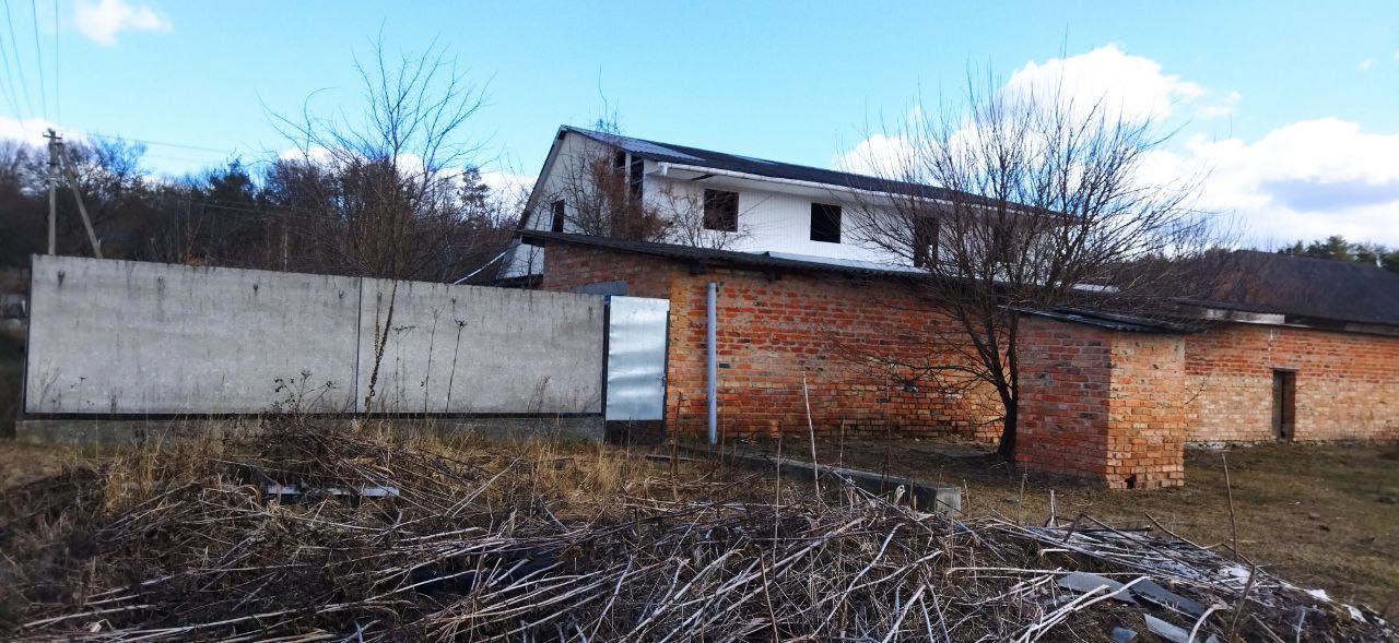 Продам будинок з земельною ділянкою / недобудова з земельно ділянкою