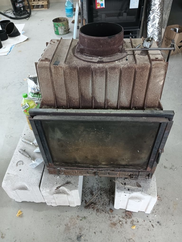 Kominek powietrzny + 2 metry rury fi 200