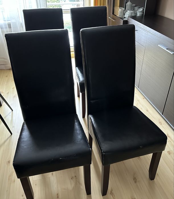 Oddam 4 krzesła do salonu/jadalni