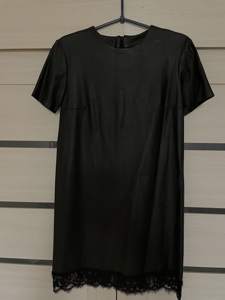 Чорна сукня з еко шкіри розмір S-M