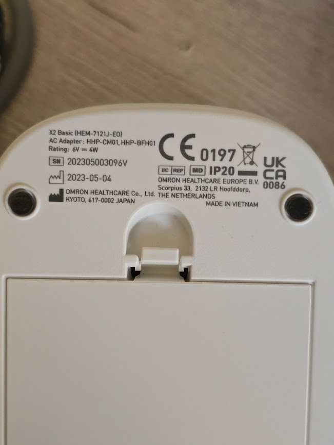 Ciśnieniomierz elektroniczny Omron X2 BASICS na ramię Mankiet 22-32cm