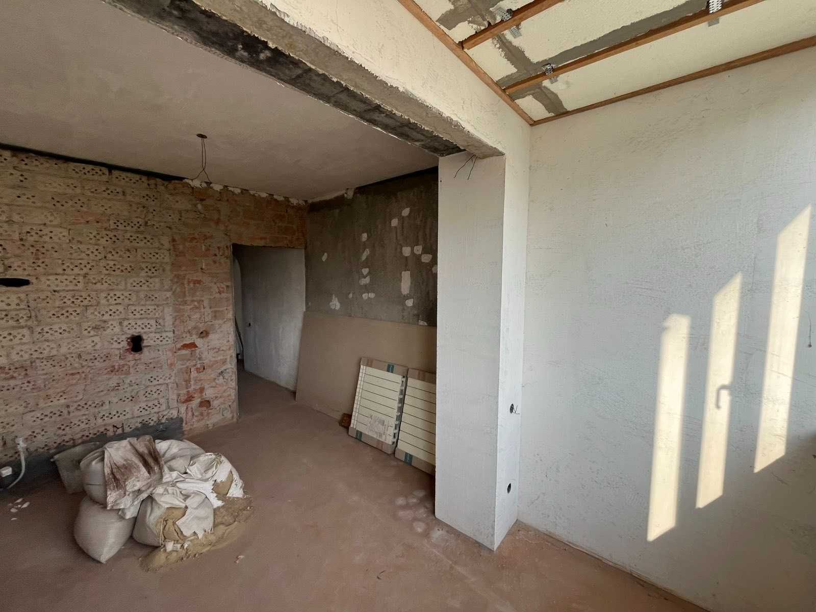 Двокімнатна квартира в новому цегляному будинку  Виставка