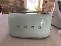 Torradeira Smeg com avaria