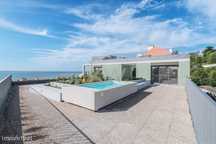 Penthouse T4+1 Dafundo com Terraço e Piscina