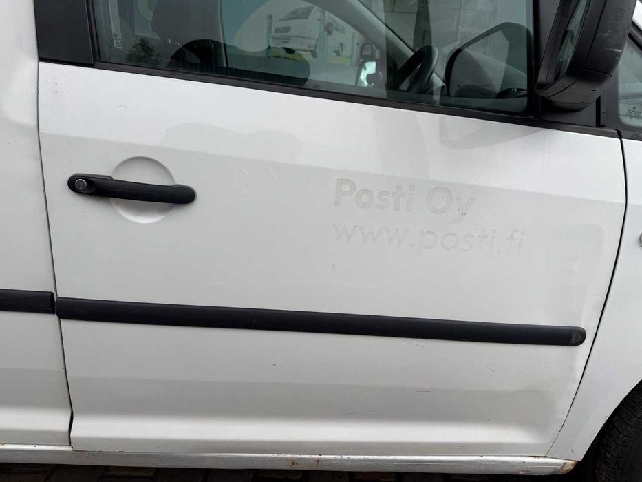 Двери Volkswagen Caddy 04-15 Цвет lb9a В наличии