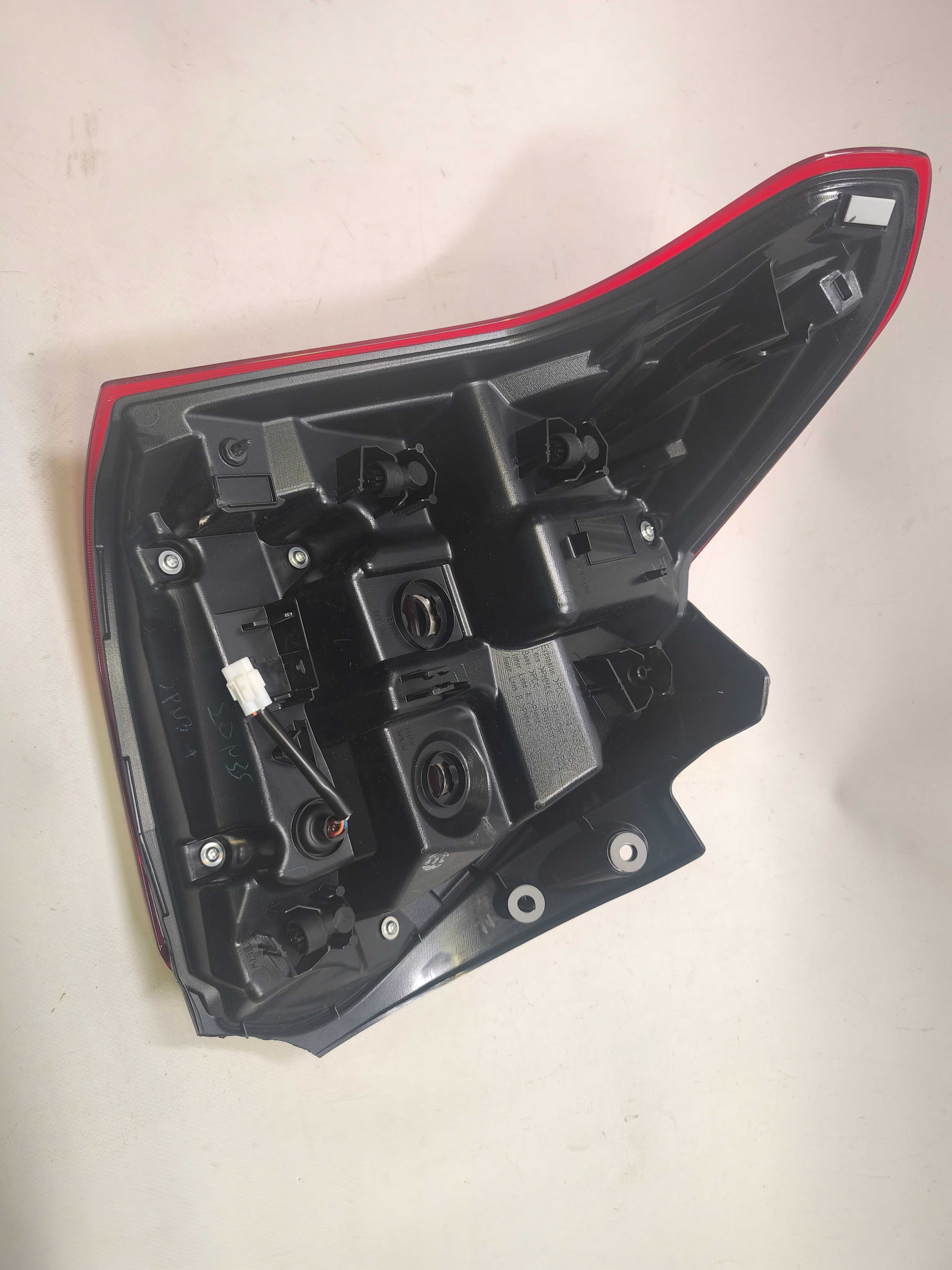 Lampa prawy tył prawa tylna Suzuki Swift MK8 17- oryginał NOWA LED