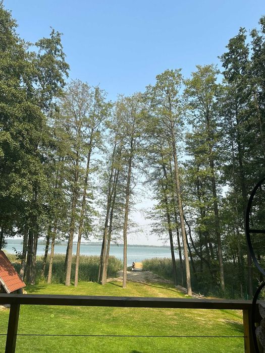 Dom  nad jeziorem z linią brzegową -SEZON 2026