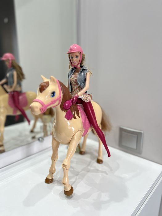 Barbie вершниця
