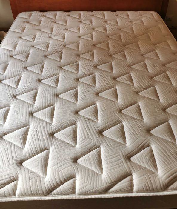 Cama de casal completa com estrado e colchão 160 x 200