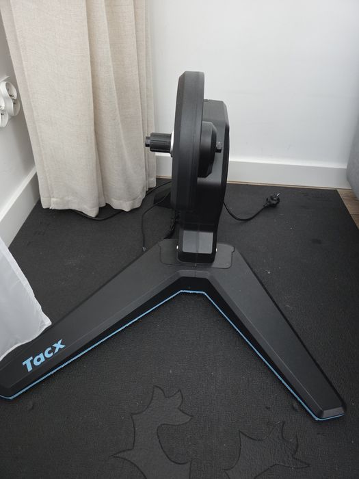 Trenażer rowerowy GARMIN Tacx Flux 2 Smart