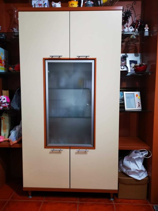 Móvel de sala, com muita arrumação