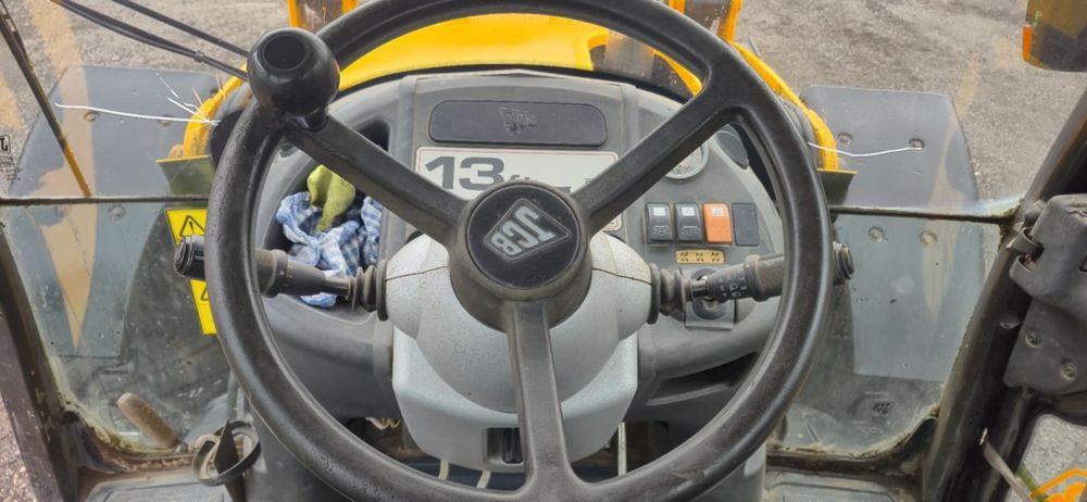 JCB 4CX Koparko ładowarka