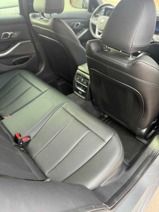 BMW 330i xDrive 2023