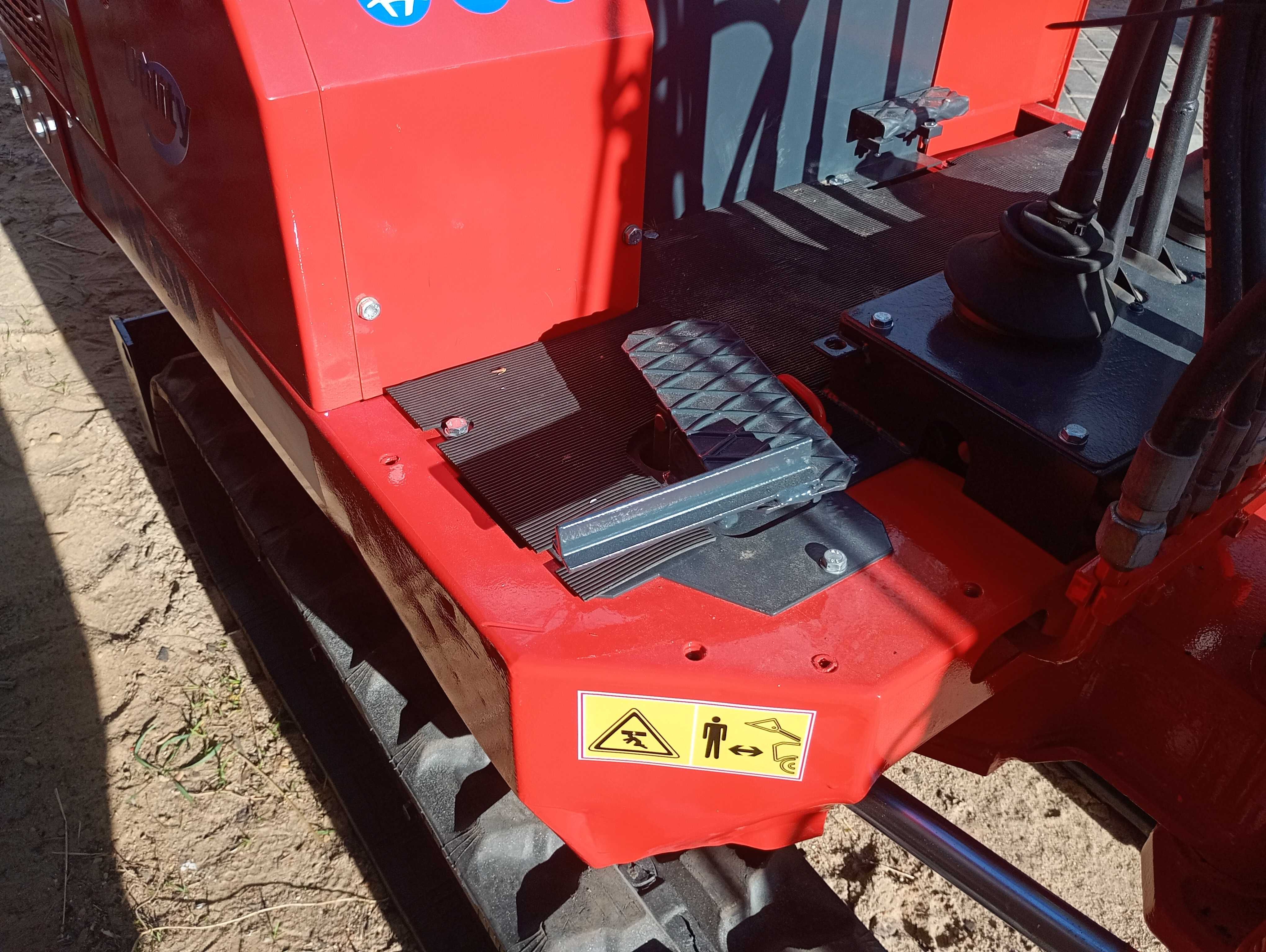 Usługi minikoparką. Instalacje elektryczne i wod-kan.