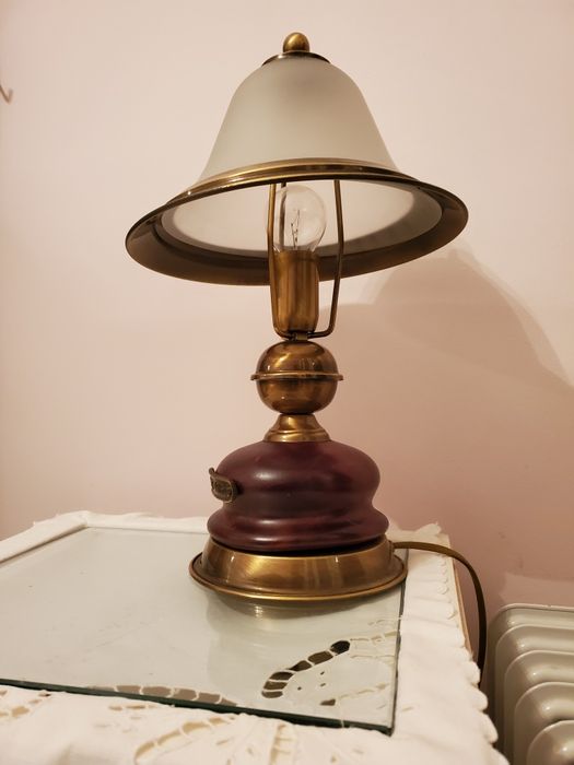 Candeeiro de mesinha de cabeceir