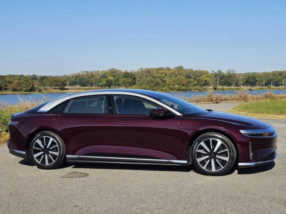 Lucid Air Touring      2023