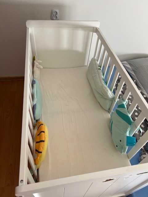 łóżeczko dla dziecka z materacem