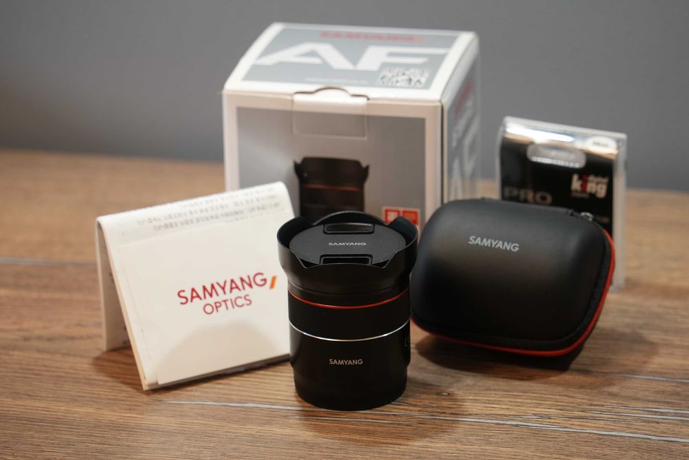 Obiektyw Samyang AF 18 mm f/2,8 FE Sony E + filtr UV, futerał, pudełko